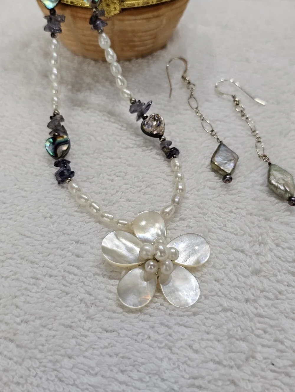 Artisan Pearl Necklace With Amethyst Accents & 925 Grey Pearl Earrings - Picture 3 of 15